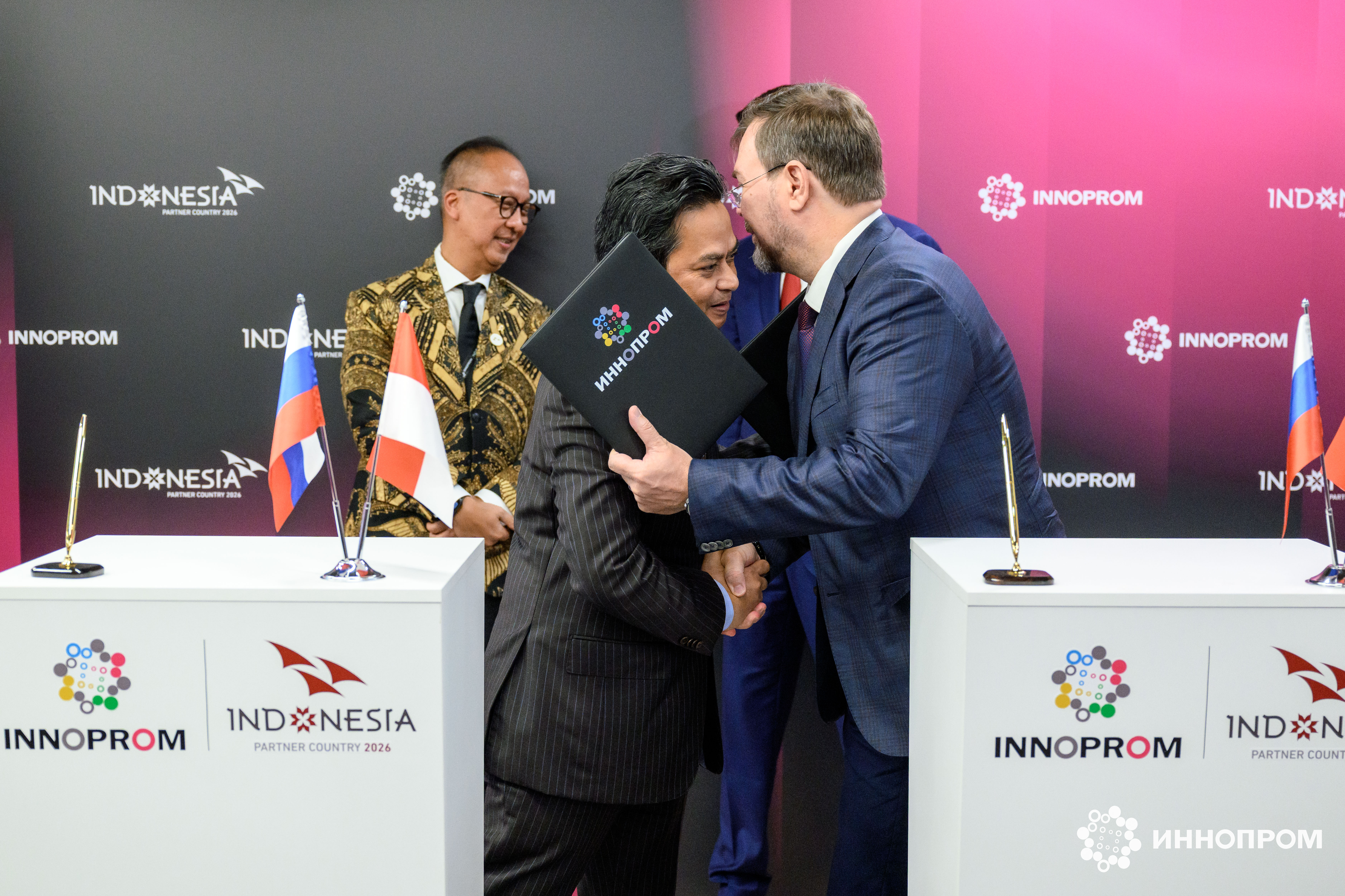 Подписание меморандума о сотрудничестве между ЧЕТРА и PT. Minang Jordanindo.